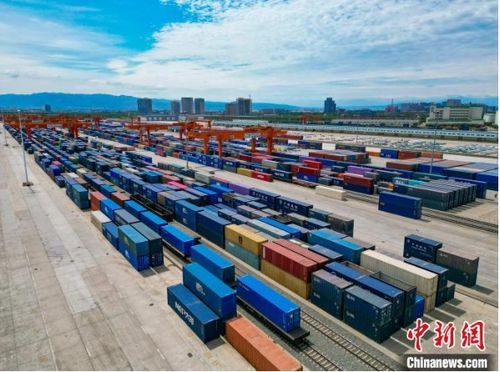 中歐班列長(zhǎng)安號(hào)開行十周年 西安 鋼鐵駝隊(duì) 織就商貿(mào)新絲路