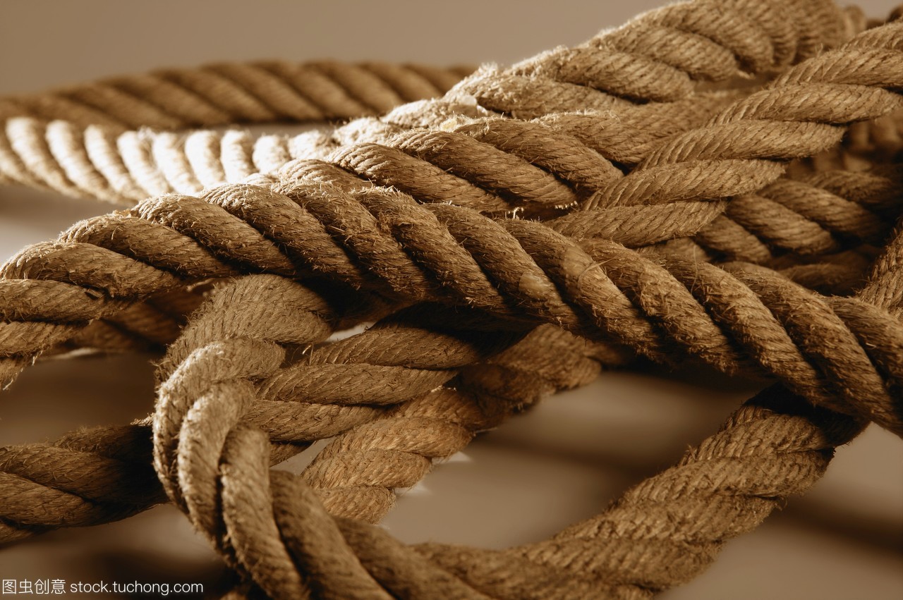 銹跡與力量 老舊設備中的隱喻